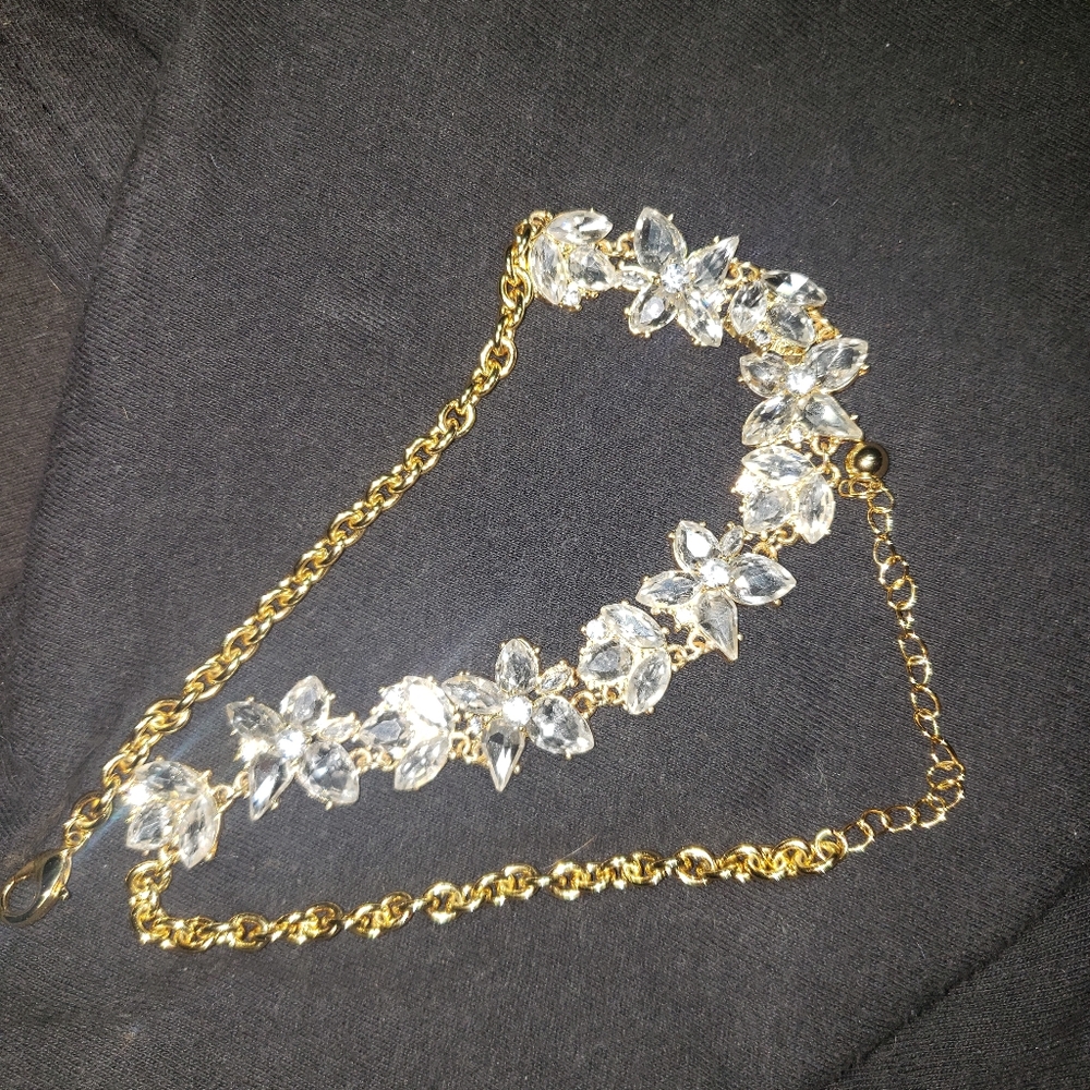Short necklace